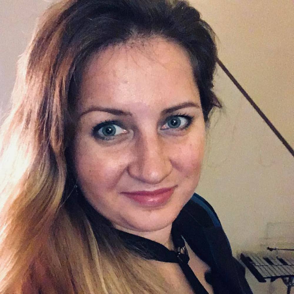 Meet your Posher, Elvita